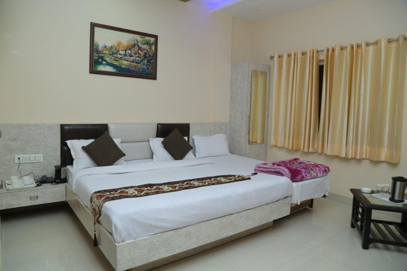 Hotel Golden Dreams Αμριτσάρ Εξωτερικό φωτογραφία