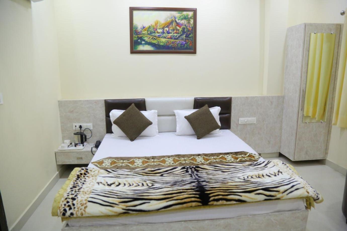 Hotel Golden Dreams Αμριτσάρ Εξωτερικό φωτογραφία